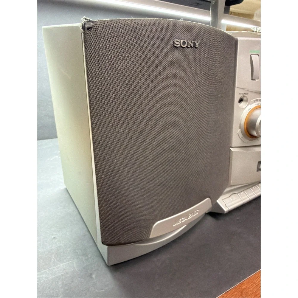 Sony CFD-ZW755 CD/Dual Cassette AM/ FM Radio